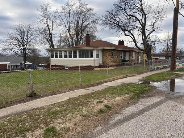 2555 Telegraph Rd, Saint Louis, MO 63125