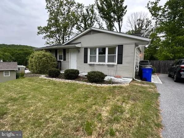 1627 Thomas Dr, Point Of Rocks, MD 21777