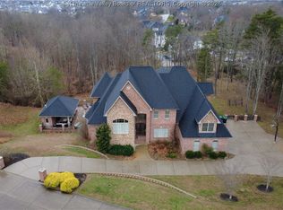 8004 Southridge Way, Hurricane, WV 25526