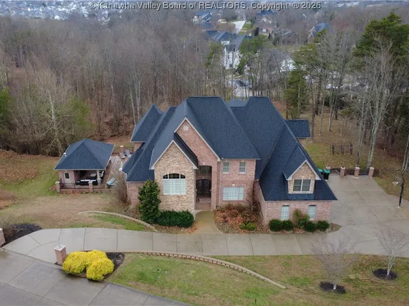 8004 Southridge Way, Hurricane, WV 25526