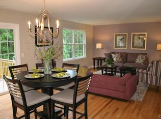 18 Riverview Ct, Brookfield, CT 06804