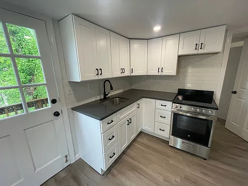 230 Main St #C Photo 1