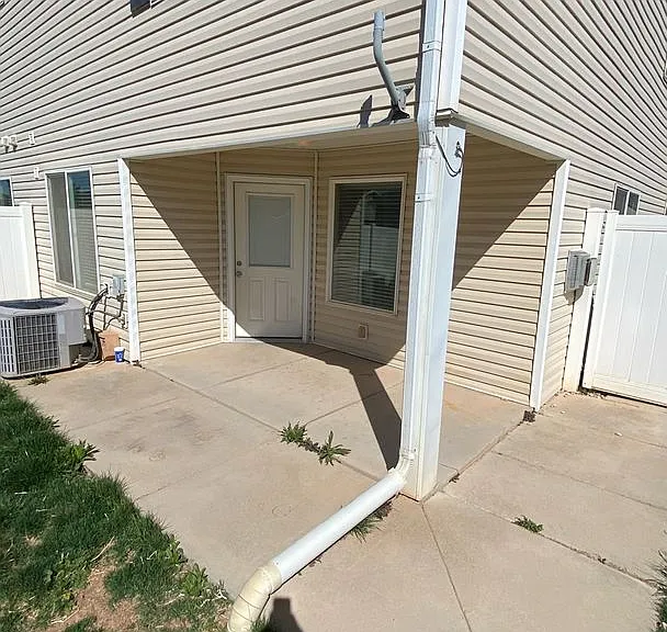 433 W 2100 N — Photo 15