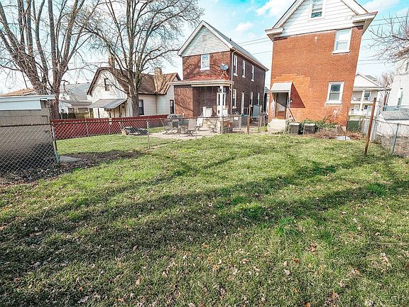 2nd image of 319 E Ross Ave