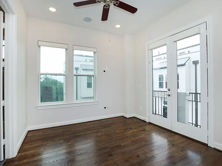 2212 Stuart St — Photo 29