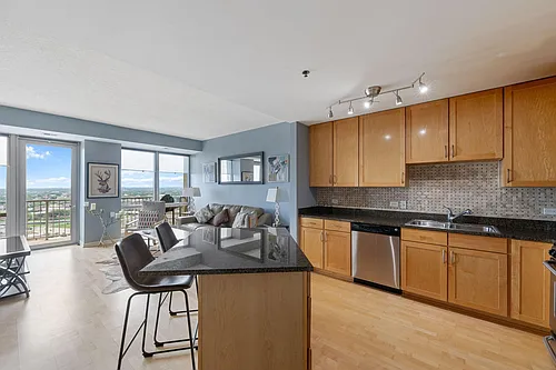 929 Portland Ave #2408 Photo 1