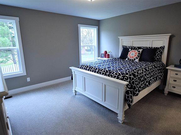 3rd image of 3848 Winsome Dr