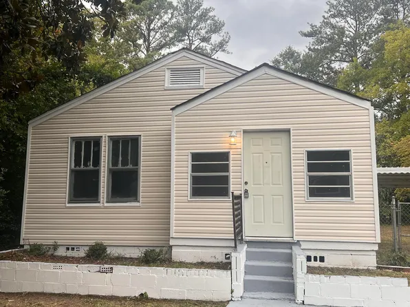 205 Tuskegee Cir, Gadsden, AL 35903