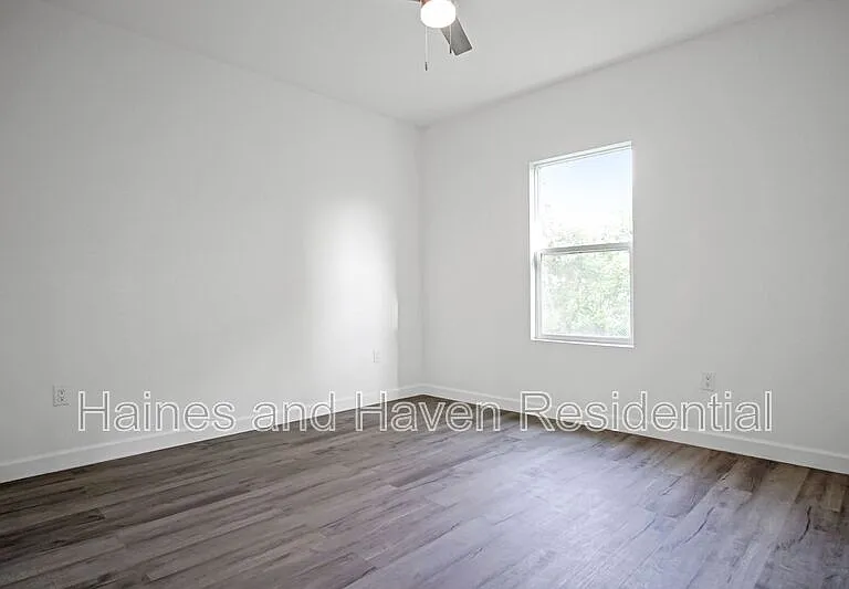 304 Pearl St — Photo 19
