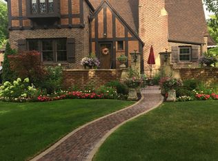 341 Downing Rd, Riverside, IL 60546