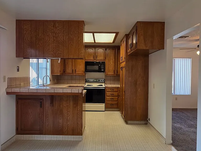 6901 Courtside Cir #3 — Photo 6