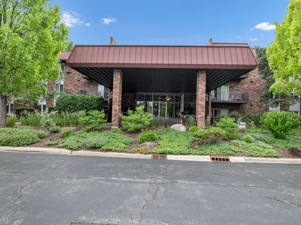 1041 W Ogden Ave APT 126, Naperville, IL 60563