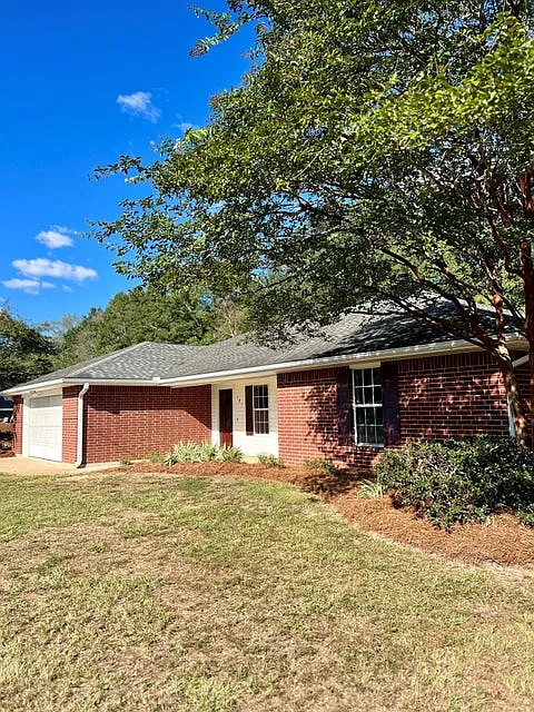 3 bed, 1775 sqft, $1,900 — Photo 2