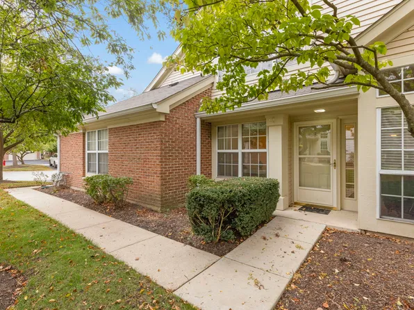 30W012 Mayfair Ct, Warrenville, IL 60555