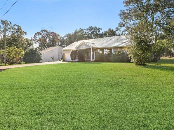 5614 Ahuawa Pl, Diamondhead, MS 39525