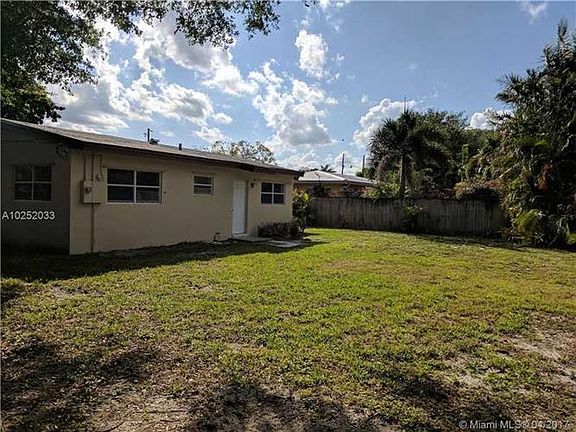 4th image of 1600 SW 23rd Ave