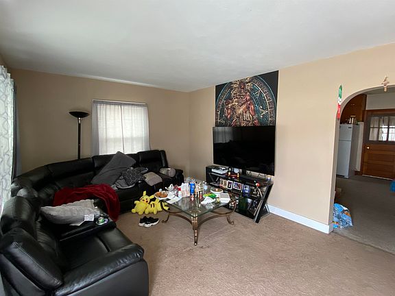 5th image of 420 2nd Ave N