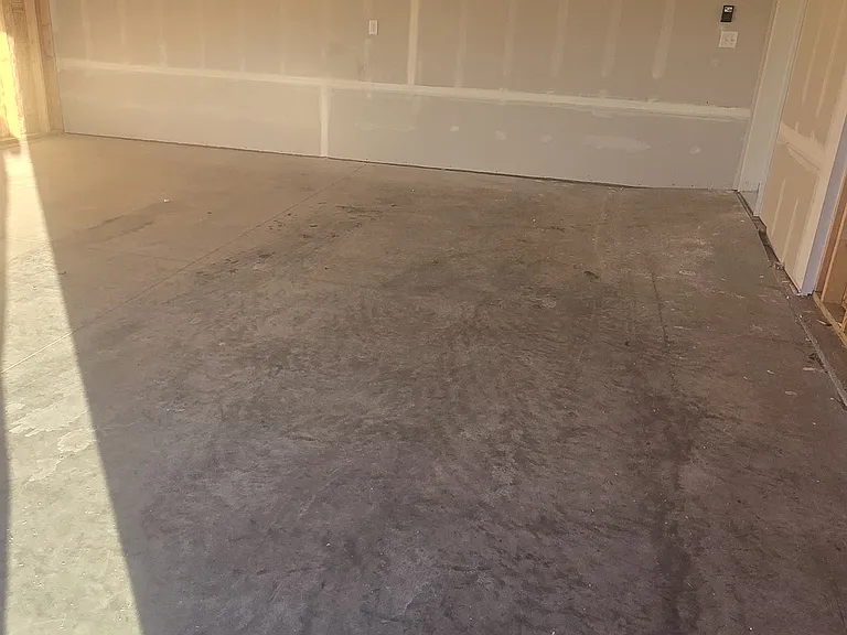 652 Eagle Ct — Photo 8