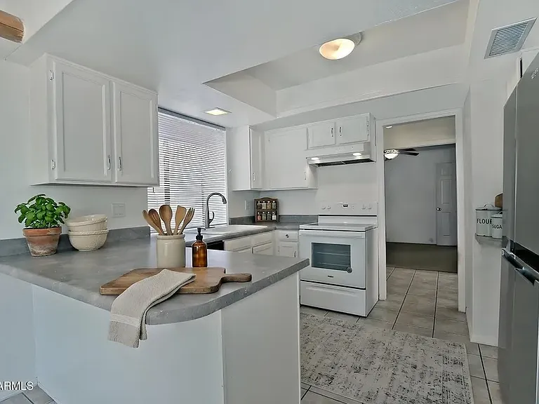1807 N Ventura Ln — Photo 20