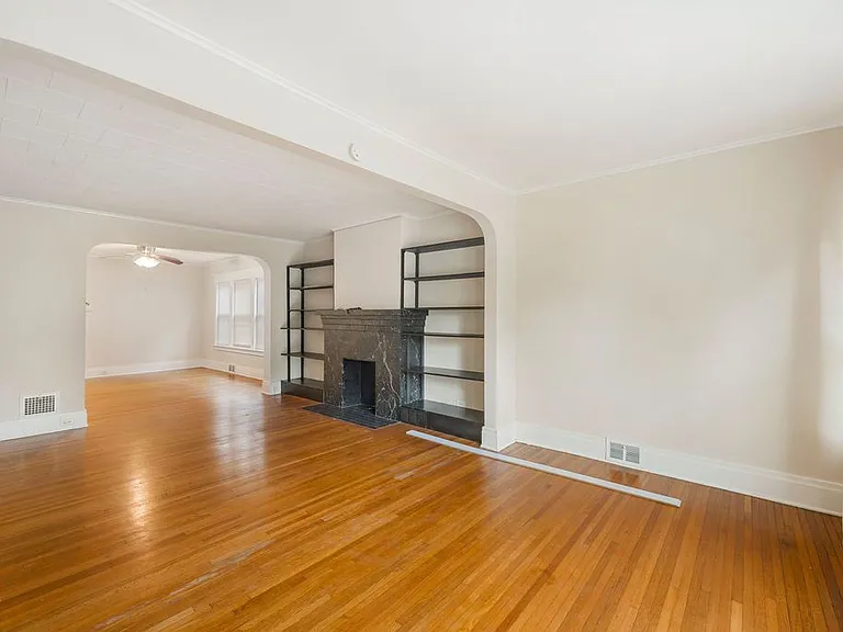 122 Stratford Rd — Photo 5
