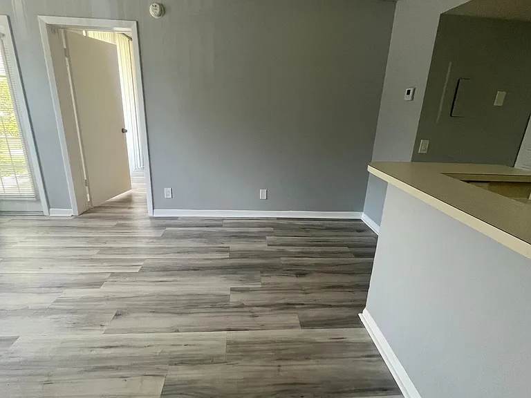 752 Executive Center Dr #110 — Photo 6