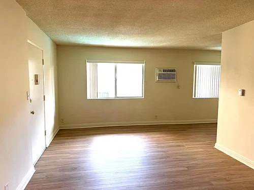 6255 Fulton Ave #6 Photo 1