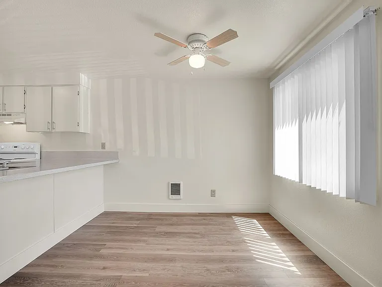 Garden Court Apts. — Photo 19