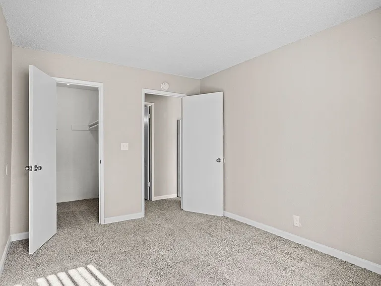 2433 Country Club Blvd — Photo 17