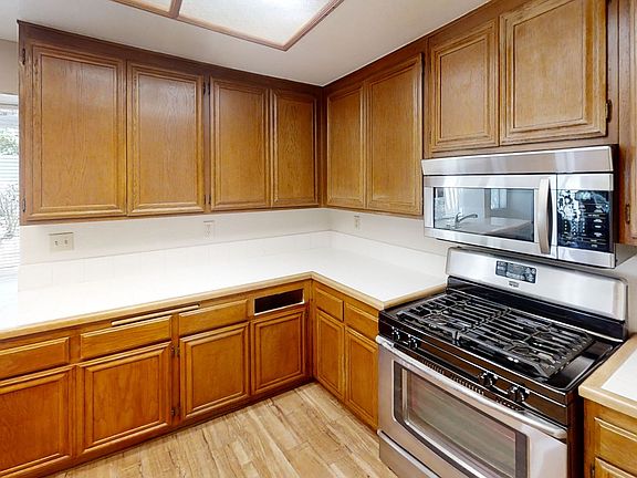 4th image of 35515 Lilac Ln