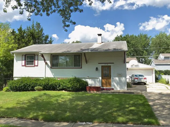 1918 Bristol Cir, Carpentersville, IL 60110