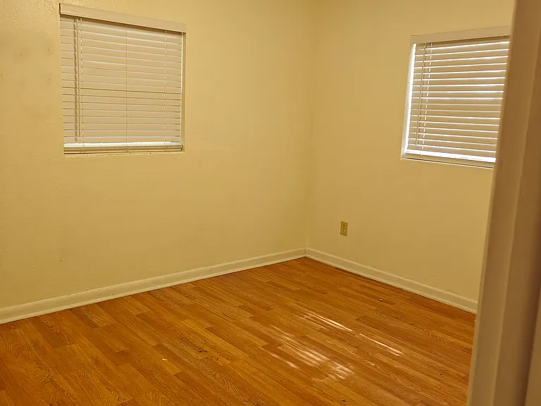 3132 NW 9th St — Photo 11