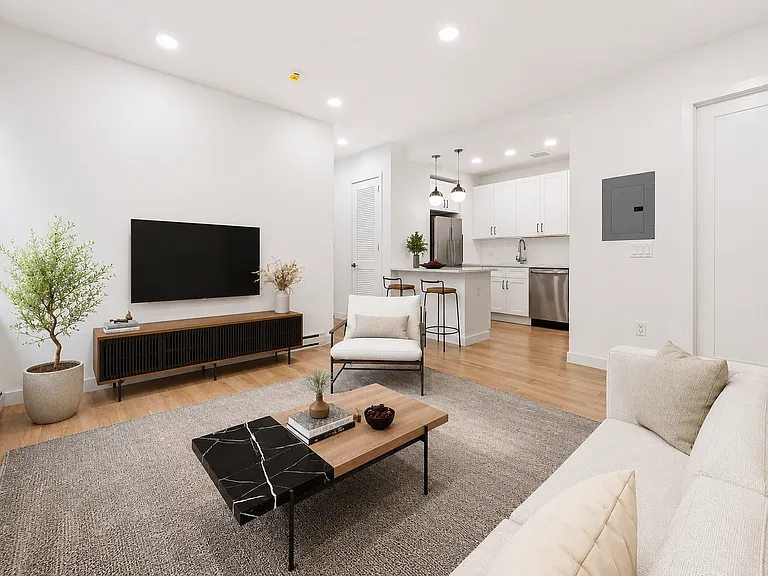 258 6th Ave #3L — Photo 2