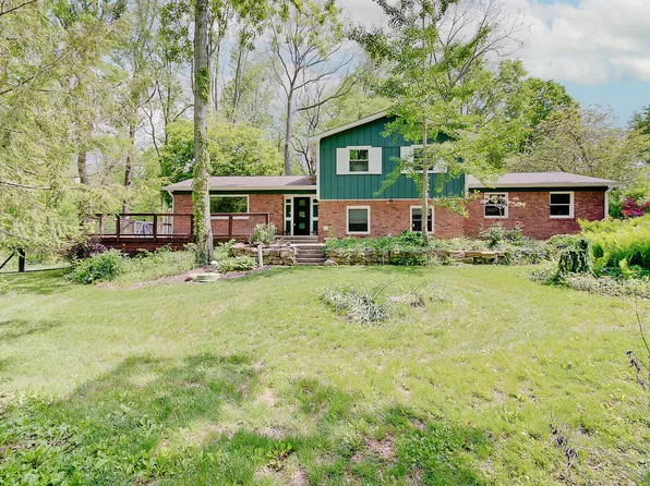 805 Eaglewood Dr, Zionsville, IN 46077