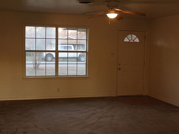 LIVING ROOM - FRONT DOOR