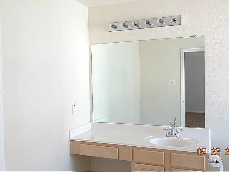 8007 Montague Manor Ln — Photo 9