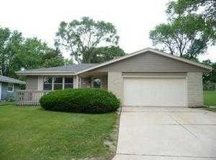 5489 Olympia Dr, Greendale, WI 53129