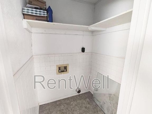 3rd image of 113 W Cedar St #C