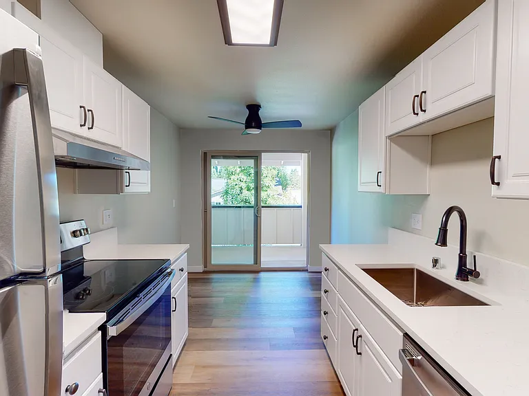 One Bedroom Deluxe - 700 Sq Ft One Bedroom Deluxe - 700 Sq Ft