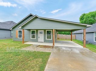 616 W Coffin St, Denison, TX 75020