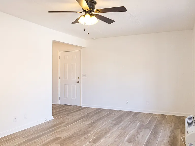 4296 Byrnewood Village Cir #4 — Photo 1