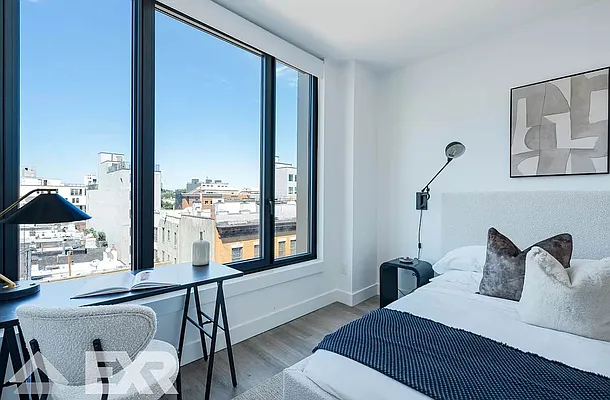 Rented by EXR | media 9