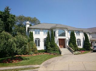 22 Hollywood Dr, Newton, MA 02467