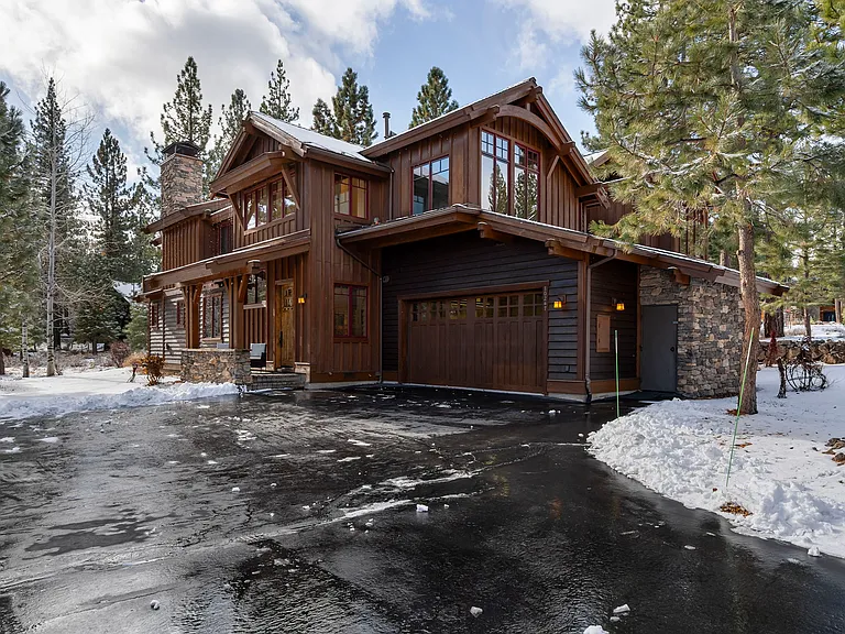 10247 Valmont Trl — Photo 1