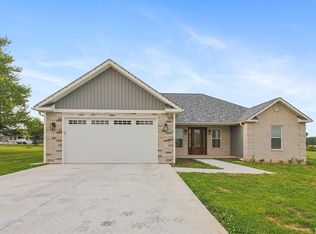 12900 Cochran Rd, Marion, IL 62959