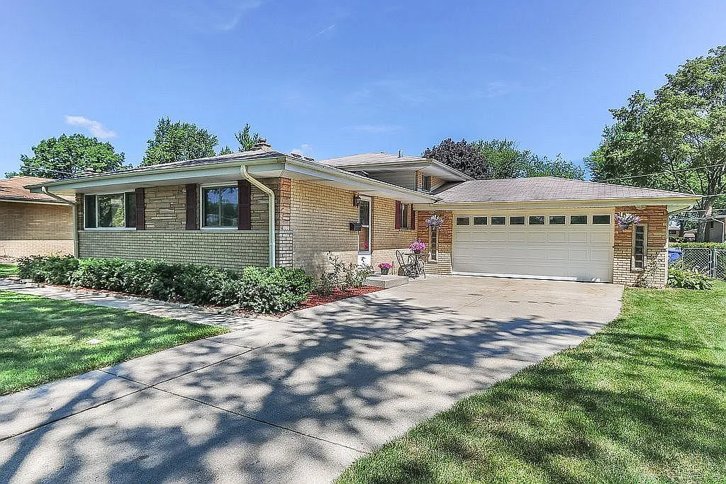 1416 E Small Ln photo 1