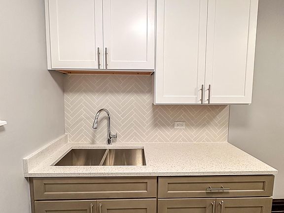 4th image of 2645 N Leclaire Ave #1S