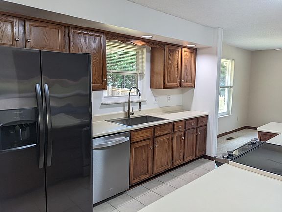 5th image of 1332 Carowinds Cir
