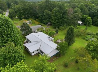 704 Canyon Dr, Altamont, TN 37301