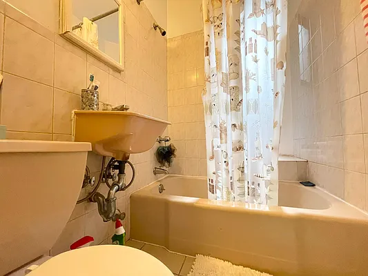 Rented by Century 21 Premier  | media 4