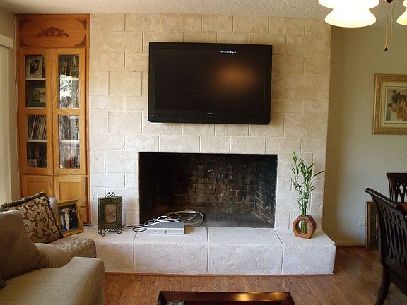 2nd image of 595 Mountain View Pl